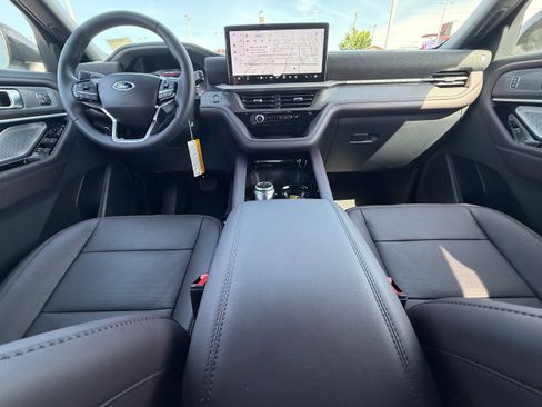 New 2026 Ford Explorer Platinum w/ LUX Leather Package AWD/4WD image 22