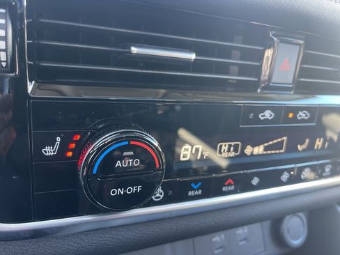 Used 2024 Nissan Rogue Platinum w/ Platinum Premium Package image 25