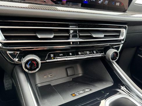 New 2026 Chevrolet Traverse High Country image 15