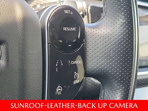 Used 2018 Land Rover Range Rover Velar R-Dynamic SE AWD/4WD image 31