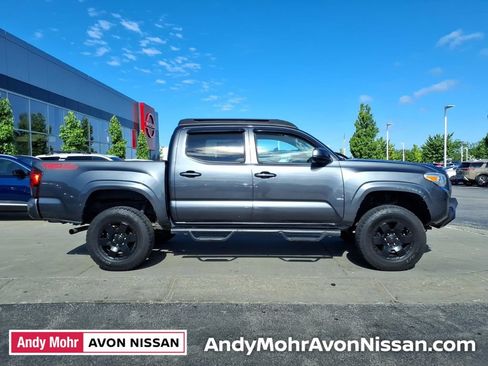 Used 2020 Toyota Tacoma SR AWD/4WD image 8