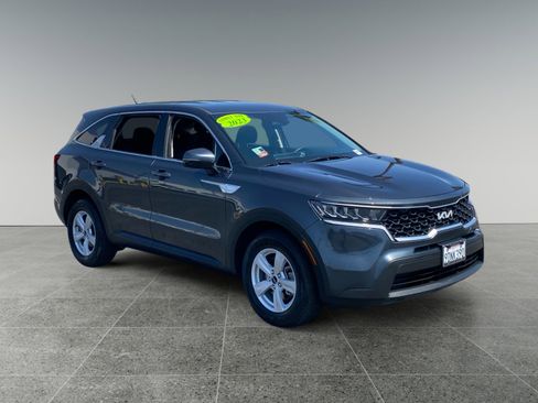 Used 2023 Kia Sorento LX FWD image 7