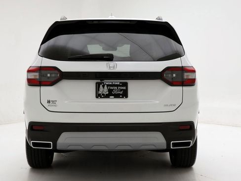 Used 2024 Honda Pilot Elite image 8