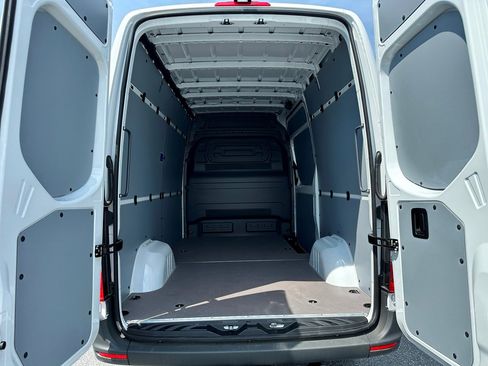New 2026 Mercedes-Benz Sprinter 2500 image 21