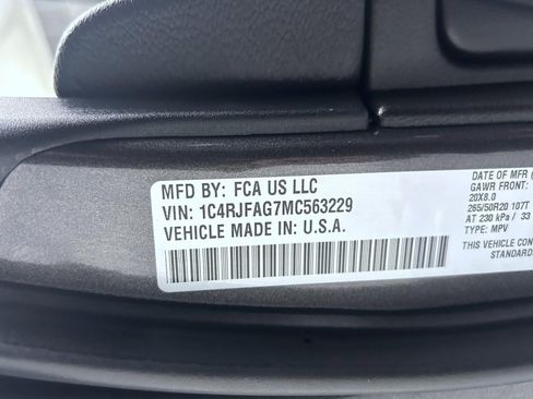 Used 2021 Jeep Grand Cherokee Laredo X image 25