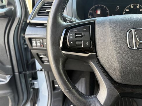 Used 2025 Honda Odyssey Elite image 16