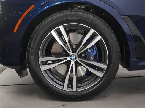 Used 2024 BMW X7 M60i w/ Climate Comfort Package image 33