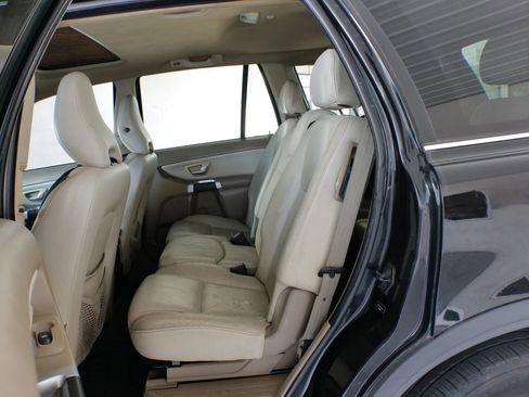 Used 2010 Volvo XC90 3.2 image 15