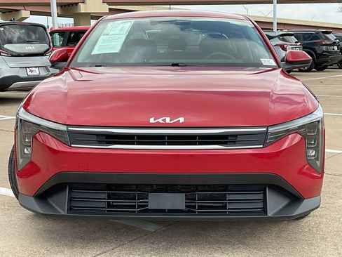 Used 2025 Kia K4 LXS image 3