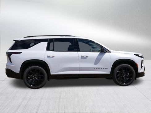 New 2026 Chevrolet Traverse RS w/ LPO, Floor Liner Package AWD/4WD image 6