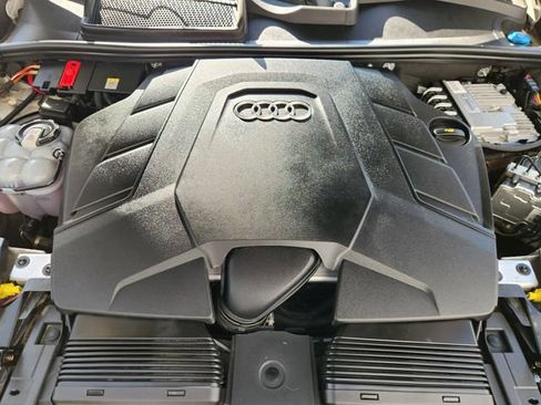 Used 2023 Audi Q8 Premium AWD/4WD image 31