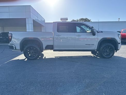 New 2026 GMC Sierra 2500 AT4 w/ AT4 Premium Plus Package AWD/4WD image 2