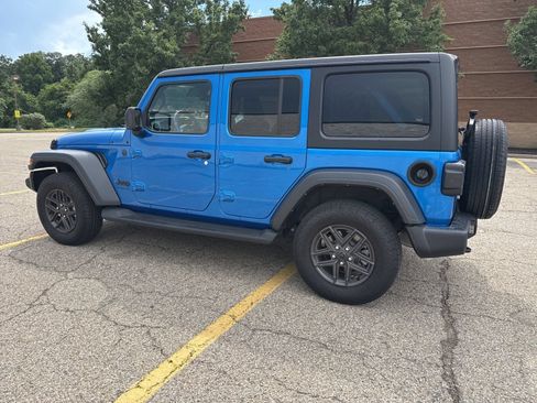 Used 2024 Jeep Wrangler Unlimited Sport AWD/4WD image 28