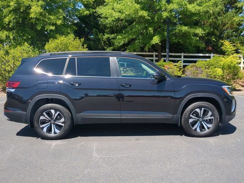 Used 2026 Volkswagen Atlas SE AWD/4WD image 3