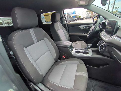 Used 2025 Chevrolet Blazer LT FWD image 26