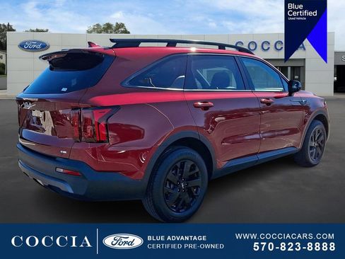 Used 2023 Kia Sorento S w/ Panoramic Sunroof Package image 4