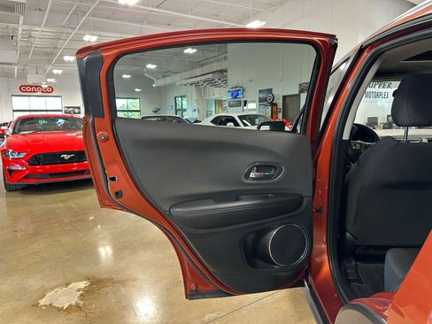 Used 2019 Honda HR-V EX image 32