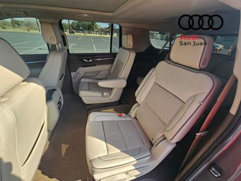 Used 2022 GMC Yukon XL Denali image 12