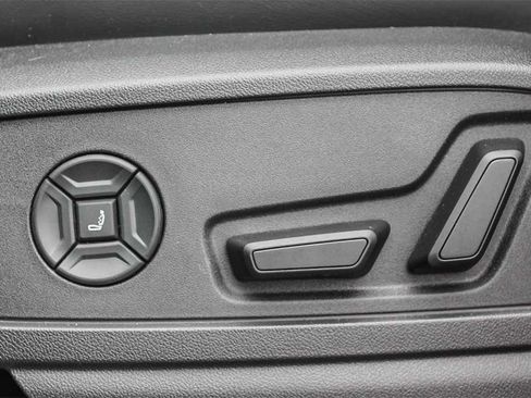 New 2025 Audi SQ5 Premium Plus image 24