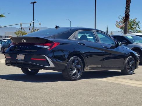 New 2026 Hyundai Elantra SEL Sport FWD image 4