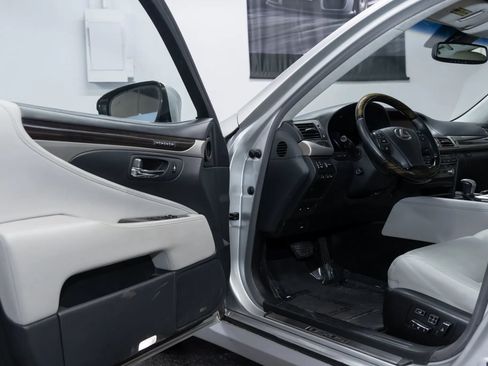 Used 2014 Lexus LS 460 image 14