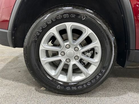 Used 2021 Jeep Grand Cherokee Laredo w/ Security & Convenience Group AWD/4WD image 10