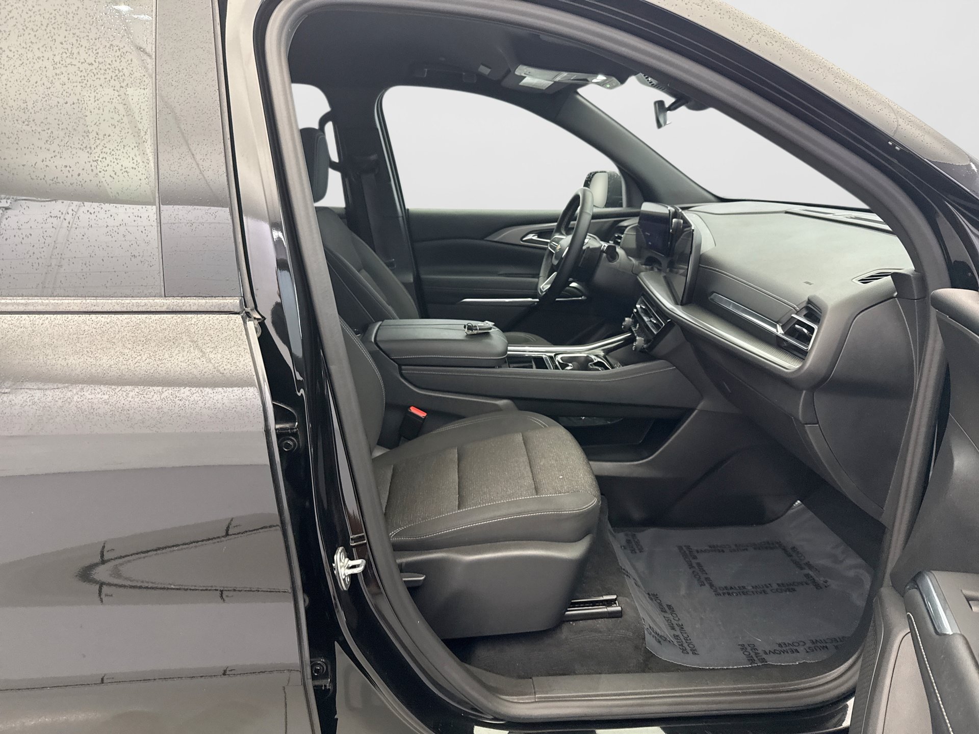 Used 2024 Chevrolet Traverse LT FWD image 18