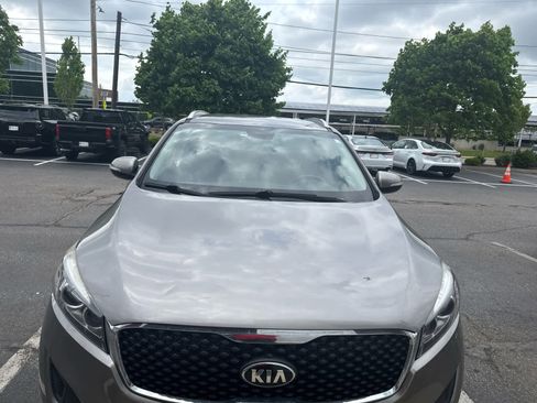 Used 2017 Kia Sorento FWD w/ LX Convenience Package image 5