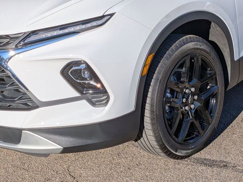 Used 2025 Chevrolet Blazer LT w/ Sound & Technology Package image 9