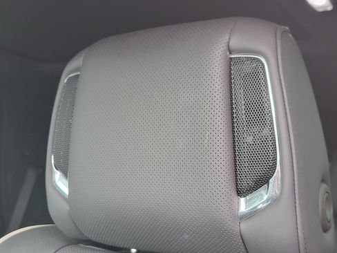 Certified 2024 Cadillac Escalade Premium Luxury w/ Performance Package image 14