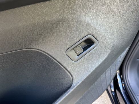 New 2026 Volkswagen Atlas Cross Sport SE image 14