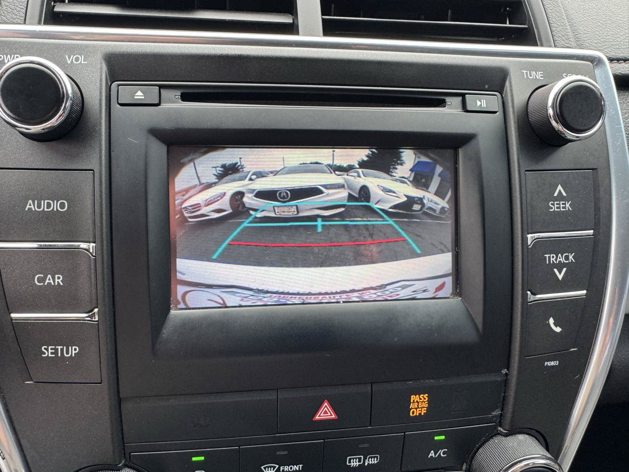 Used 2015 Toyota Camry SE FWD image 16