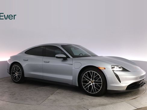 Used 2022 Porsche Taycan RWD image 14