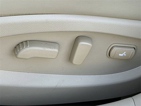 Used 2017 INFINITI QX50 2WD w/ Deluxe Touring Package image 23