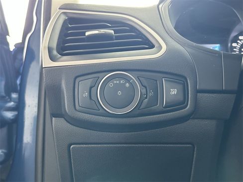 Used 2023 Ford Edge SEL image 15