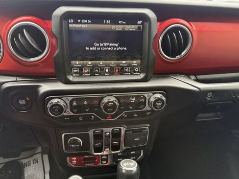 Used 2021 Jeep Wrangler Unlimited Rubicon w/ Dual Top Group AWD/4WD image 17