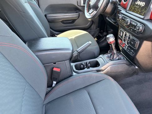 Used 2021 Jeep Wrangler Unlimited Rubicon AWD/4WD image 10