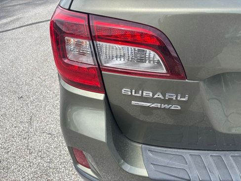 Used 2017 Subaru Outback 2.5i Premium AWD/4WD image 10