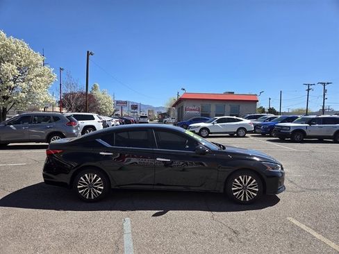 Used 2023 Nissan Altima 2.5 SV image 3