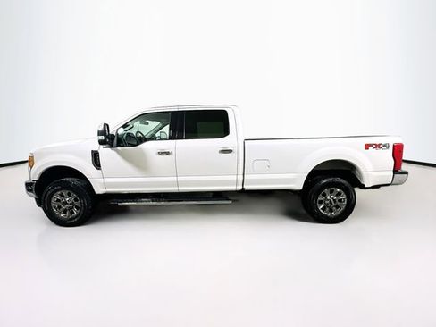Used 2017 Ford F250 Lariat w/ Chrome Package image 4