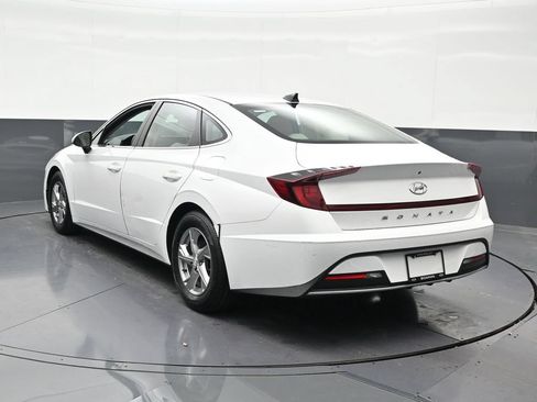 Used 2022 Hyundai Sonata SE w/ Preferred Accessory Package FWD image 3