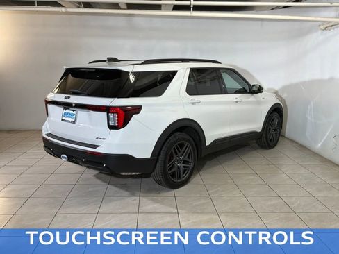 Used 2025 Ford Explorer ST-Line w/ ST-Line Street Pack image 8