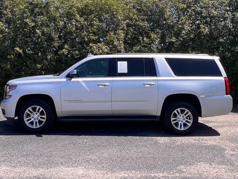 Used 2020 Chevrolet Suburban LS w/ Skid Plate Package image 4