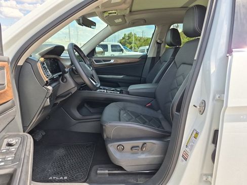 Used 2024 Volkswagen Atlas SE FWD image 15