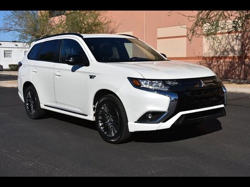 Used 2021 Mitsubishi Outlander GT image 2