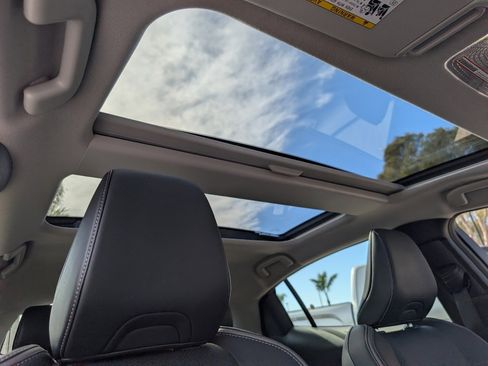 Used 2025 Toyota Prius XLE image 3