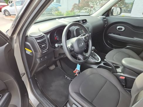 Used 2015 Kia Soul FWD image 13