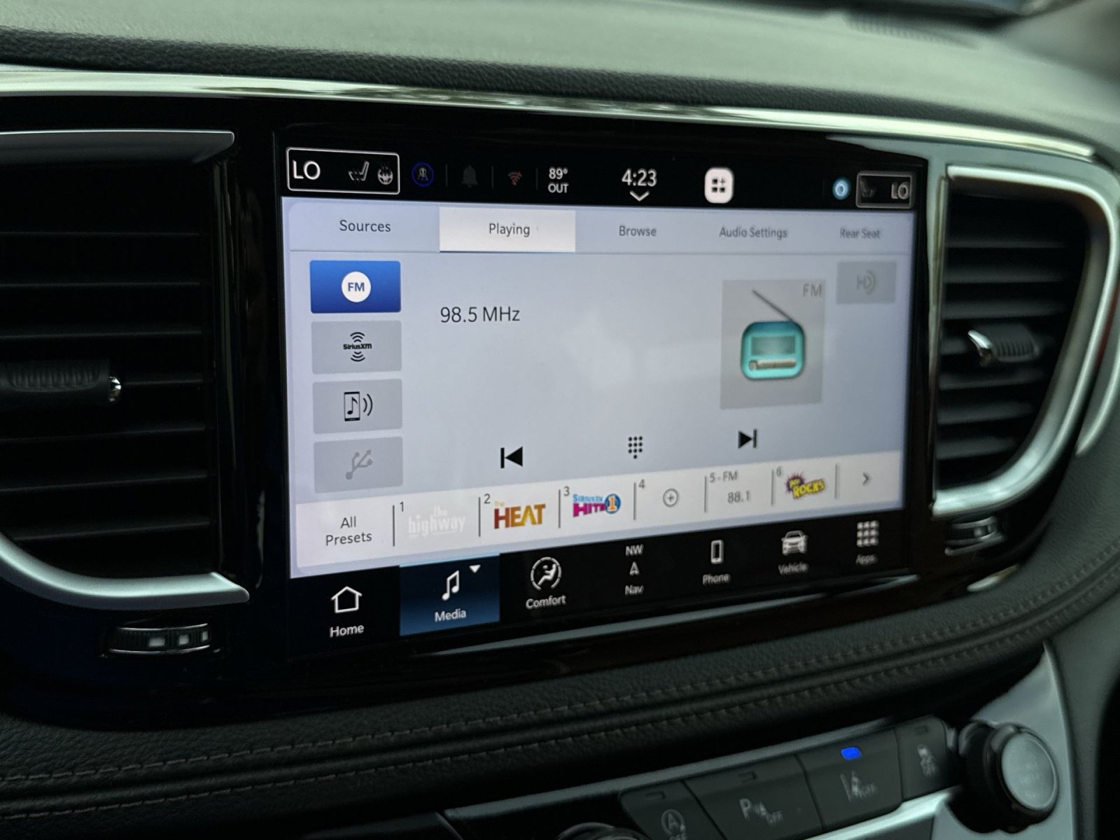 Used 2026 Chrysler Pacifica Pinnacle FWD image 18