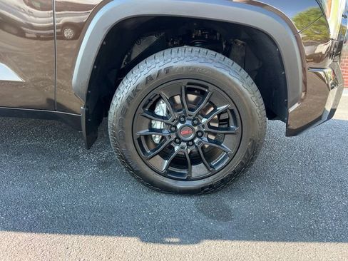 Used 2024 Toyota Tundra Limited w/ TRD Off-Road Package AWD/4WD image 27