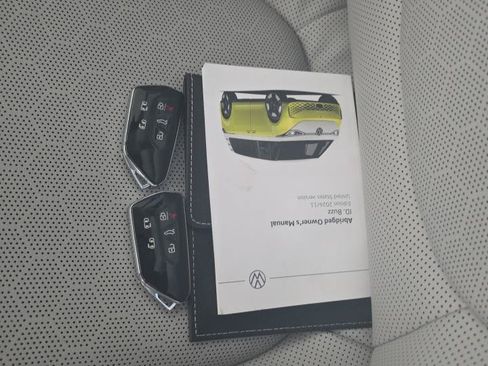 Used 2025 Volkswagen ID. Buzz 1st Edition AWD/4WD image 20